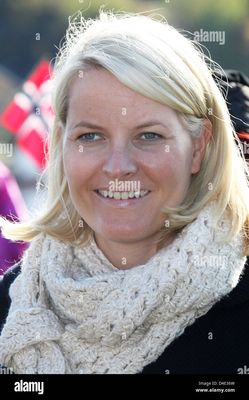 Princess Mette-Marit of Norway visits the Telemark region town Kragero Norway, 09 October 2008.  The Crown Prince Couple is on a three-day tour through the country. Photo: Albert Nieboer (NETHERLANDS OUT) Stock Photo