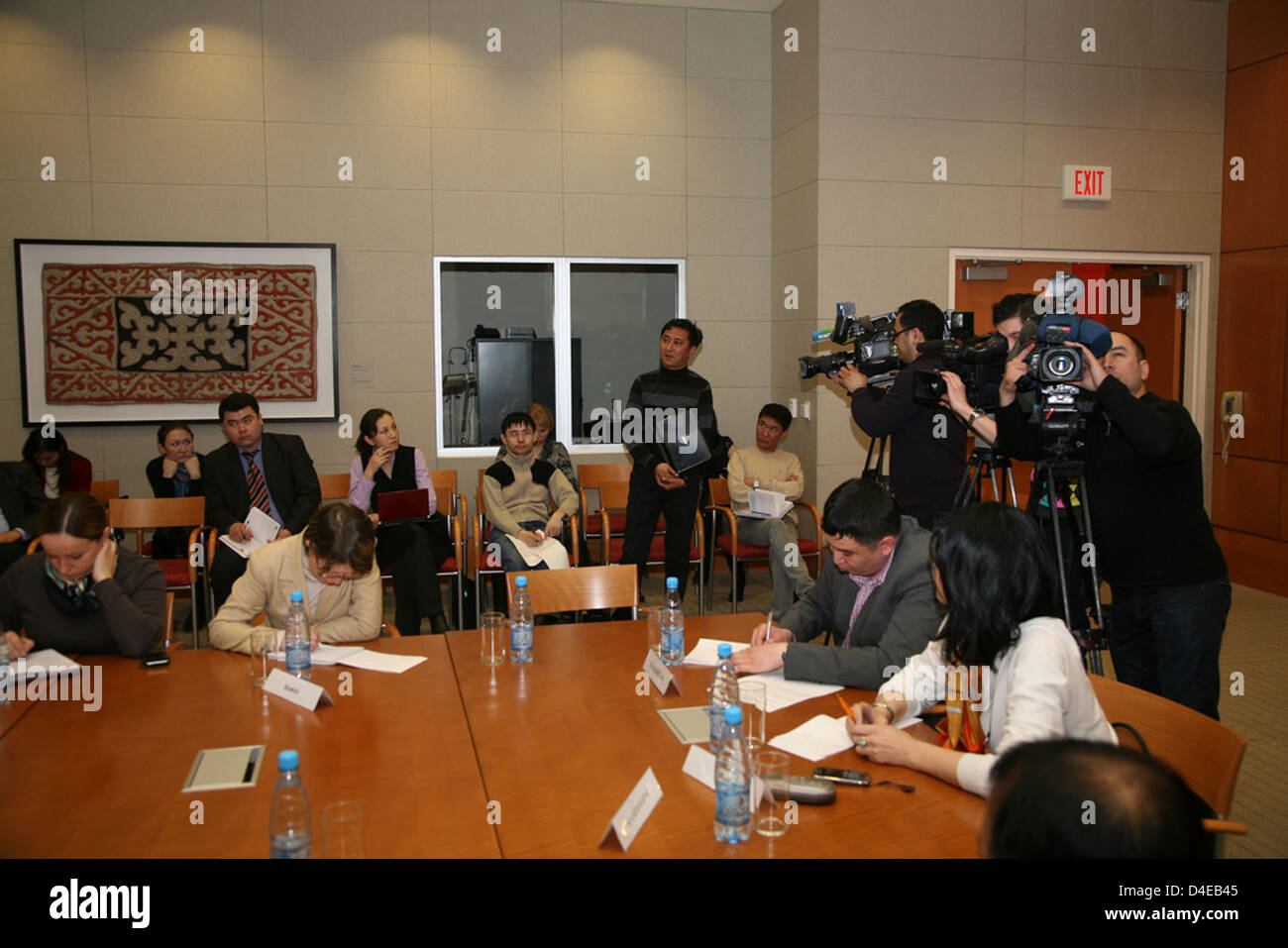 Members Of The Press Participate In A Media Roundtable With Assistant Secretary Blake Stock Photo Alamy