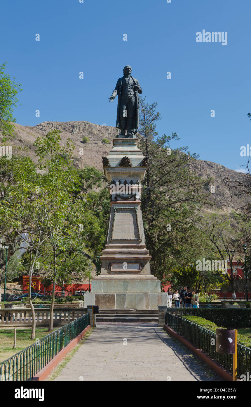 Mexico, Guanajuato, Guanajuato, Statue of Miguel Hidalgo at Presa de la
