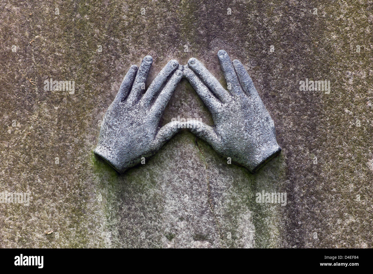 Berlin, Germany, the blessing hands on a grave of the Jewish Cemetery in Berlin-Weissensee Stock Photo