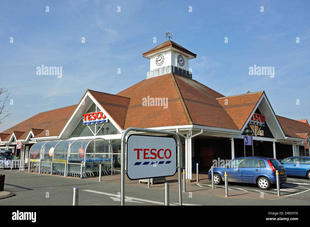 Tesco supermarket, High Street, Feltham, London Borough of Hounslow, Greater London, England, United Kingdom Stock Photo