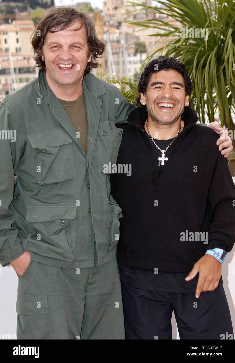Serbian Director Emir Kusturica L And Former Argentinian Soccer Stock Photo Alamy