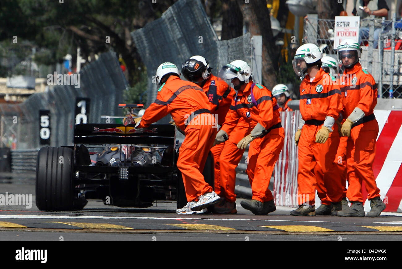 F1 marshals hi-res stock photography and images - Alamy
