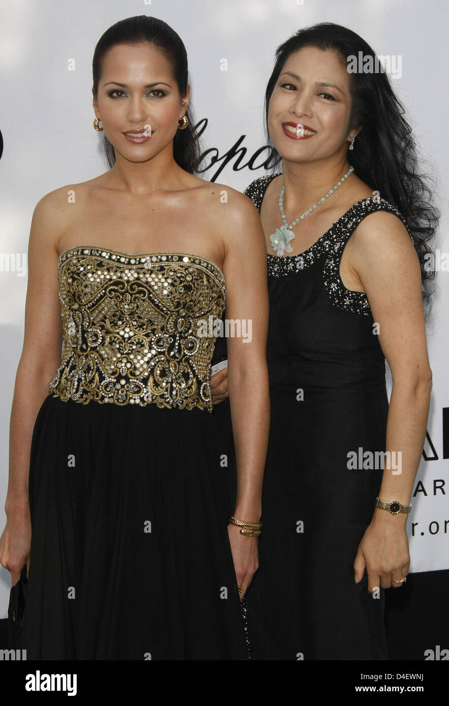 Producer Ankie Lau (r) and her daughter and actress Ankie Beilke arrive at the amfAR Cinema Against Aids Gala at the 61st Cannes Film Festival in Cannes, France, 22 May 2008. Photo: Hubert Boesl Stock Photo