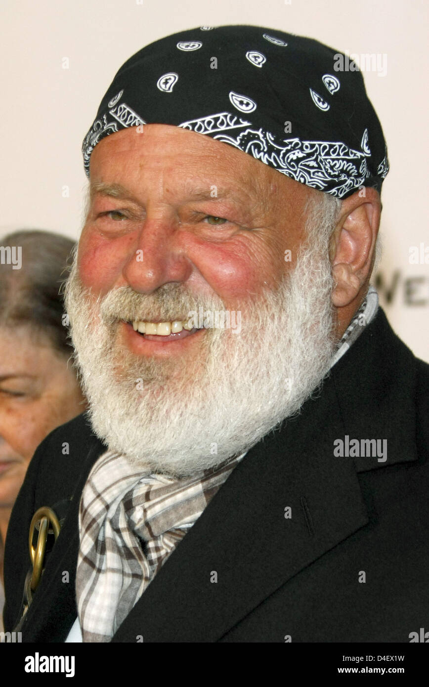 Photographer Bruce Weber arrives at the amfAR Cinema Against Aids Gala at the 61st Cannes Film Festival in Cannes, France, 22 May 2008. Photo: Hubert Boesl Stock Photo