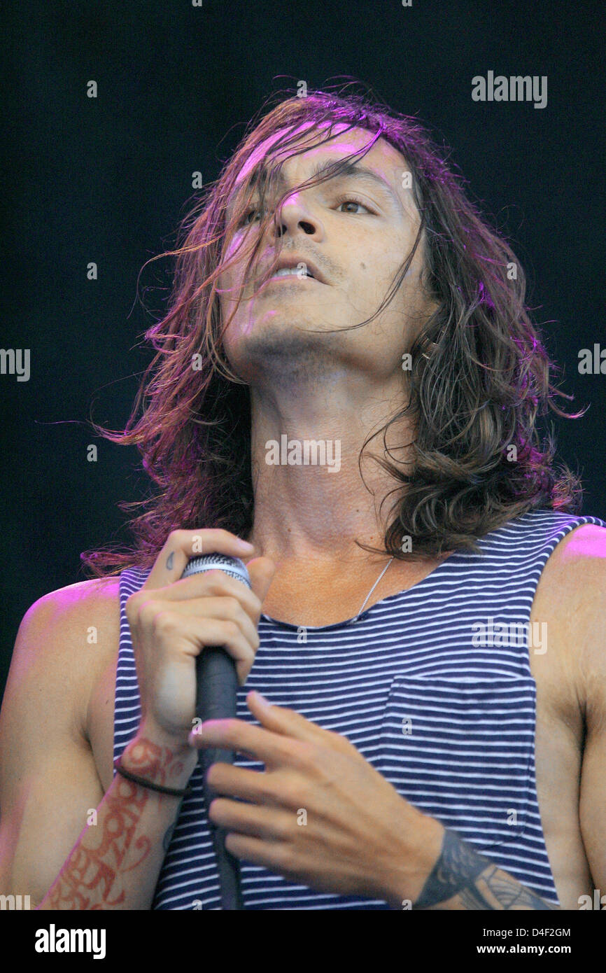 Lead singer US crossover band 'Incubus', Brandon Boyd, performs at the annual open air music festival 'Rock im Park' in Nuremberg, Germany, 07 June 2008. The three-day event with 60,000 visitors and 90 performing bands ends on 08 June. Photo: Daniel Karmann Stock Photo