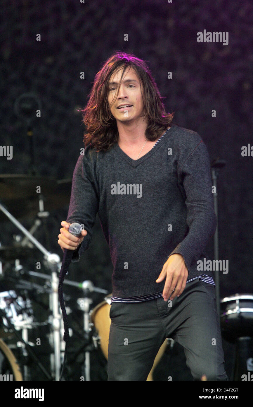 Lead singer of US crossover band 'Incubus', Brandon Boyd, performs at the annual open air music festival 'Rock im Park' in Nuremberg, Germany, 07 June 2008. The three-day event with 60,000 visitors and 90 performing bands ends on 08 June. Photo: Daniel Karmann Stock Photo