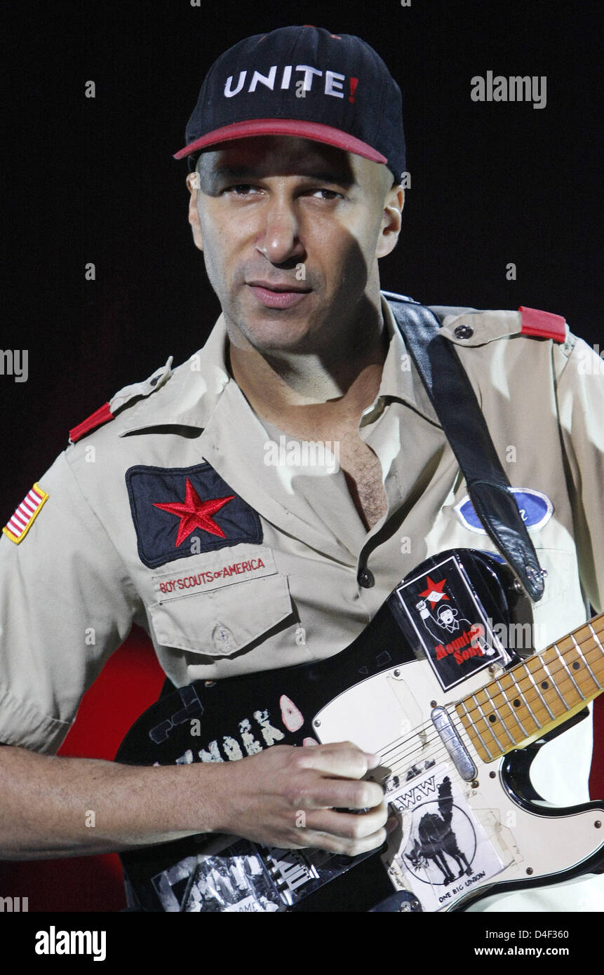Guitarist Tom Morello of US rock band 'Rage against the machine' is  pictured during his performance at open air festival 'Rock im Park' in  Nuremberg, Germany, 07 June 2008. Photo: Hubert Boesl
