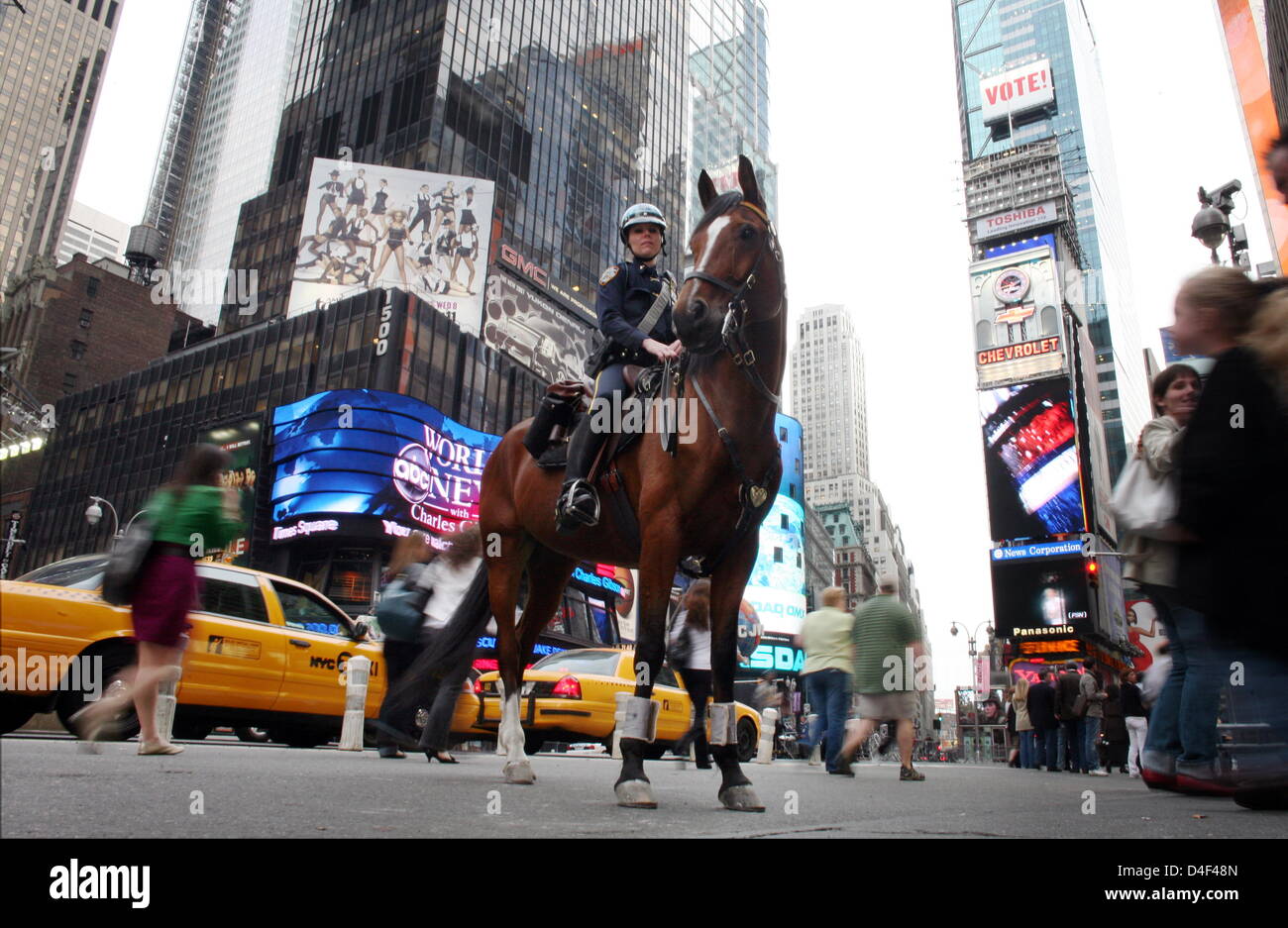 Human interest hum tourism_and_leisure lifestyle leisure lif police