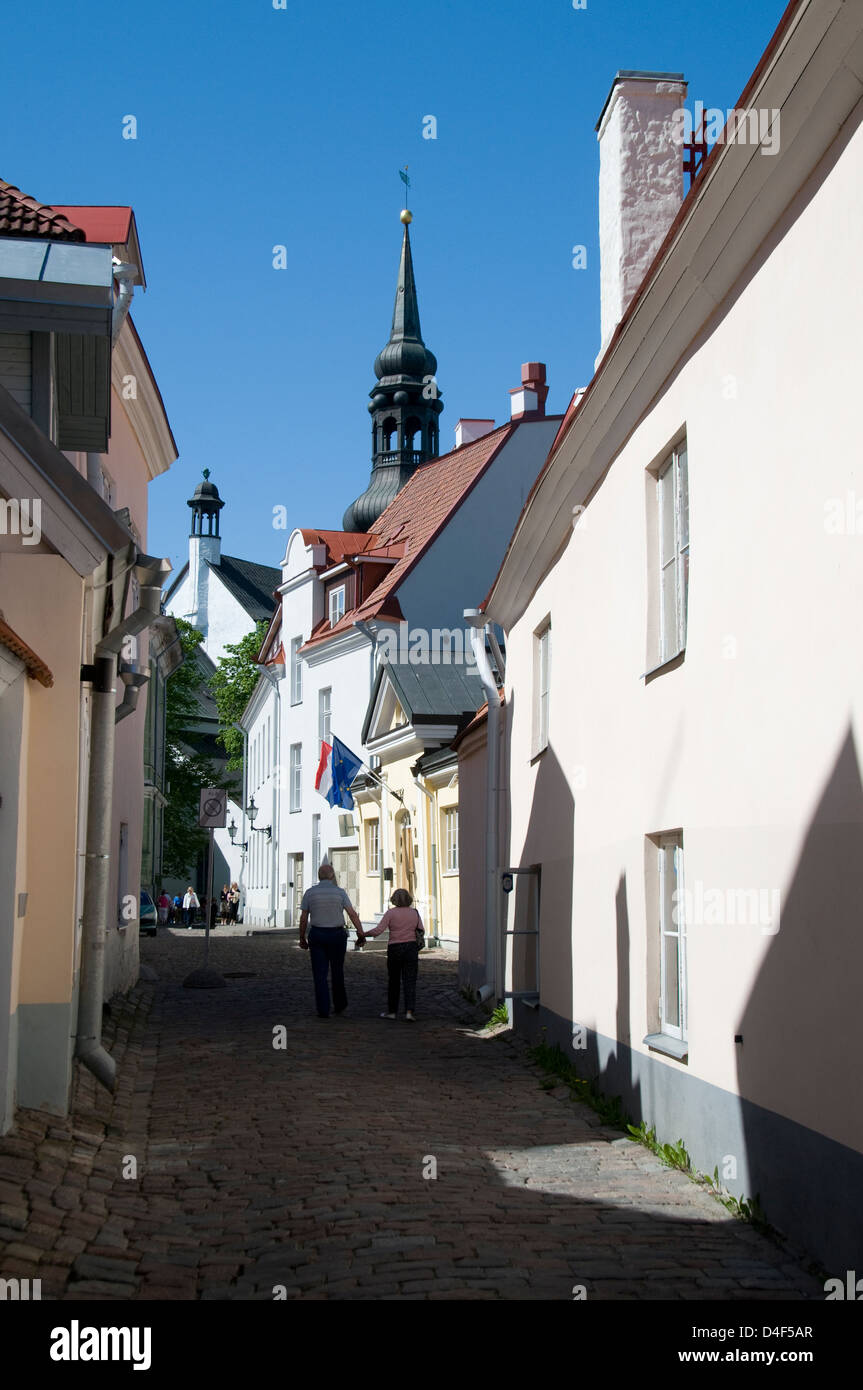 Toom-Ruddtli, one of the narrow cobbled stone streets in Toompea, Tallinn Old Town, Tallinn, Estonia, Baltic States Stock Photo
