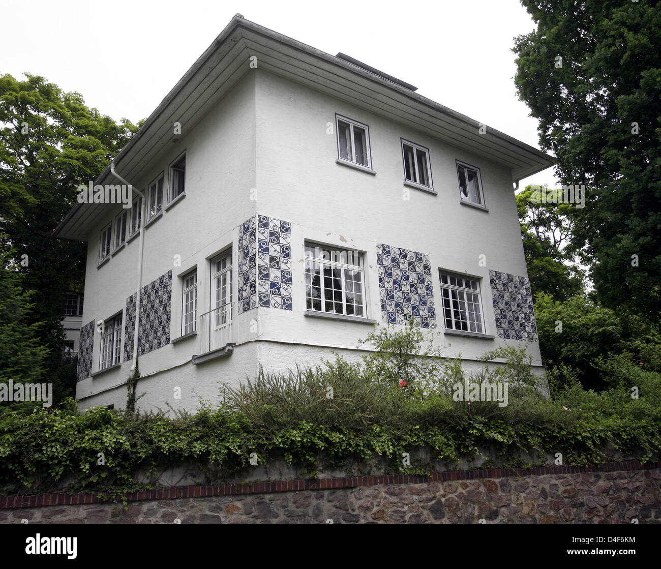 The picture shows the Art Nouveau house 'Haus Olbrich' in Darmstadt