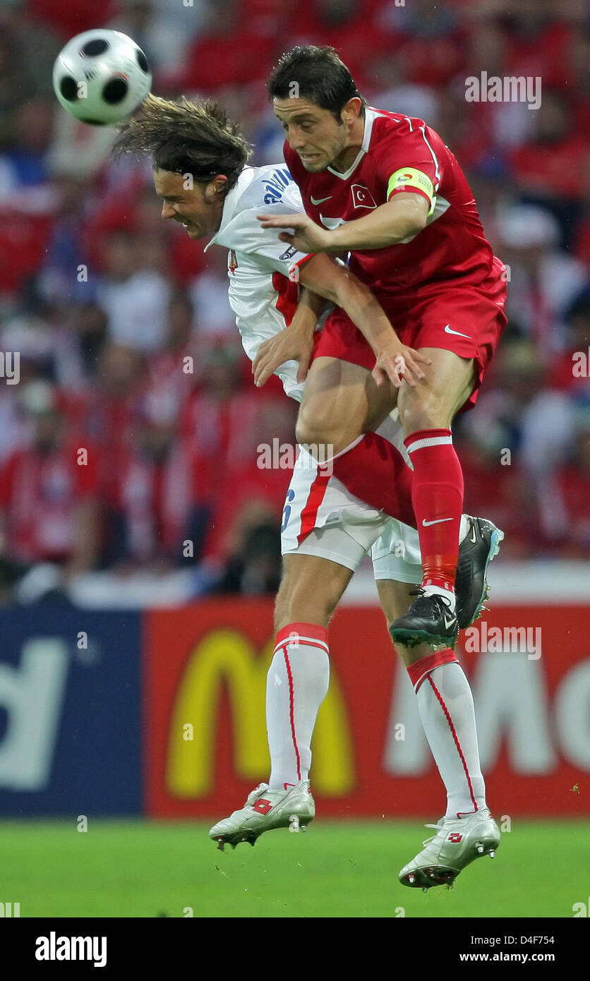 Nihat Kahveci (R) of Turkey vies with Marek Jankulovski of Czech Republic try to gather the high ball during the EURO 2008 preliminary round group A match between Turkey and the Czech Republic played at the Stade de Genãve, Geneva, Switzerland, 15 June 2008. Photo: Ronald Wittek dpa +++ Please note UEFA restrictions particulary in regard to slide shows and 'No Mobile Services' +++  Stock Photo