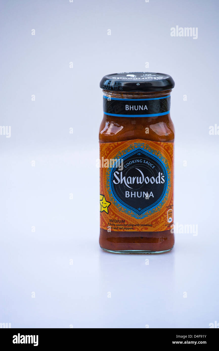 Sharwoods Bhuna curry sauce Stock Photo Alamy