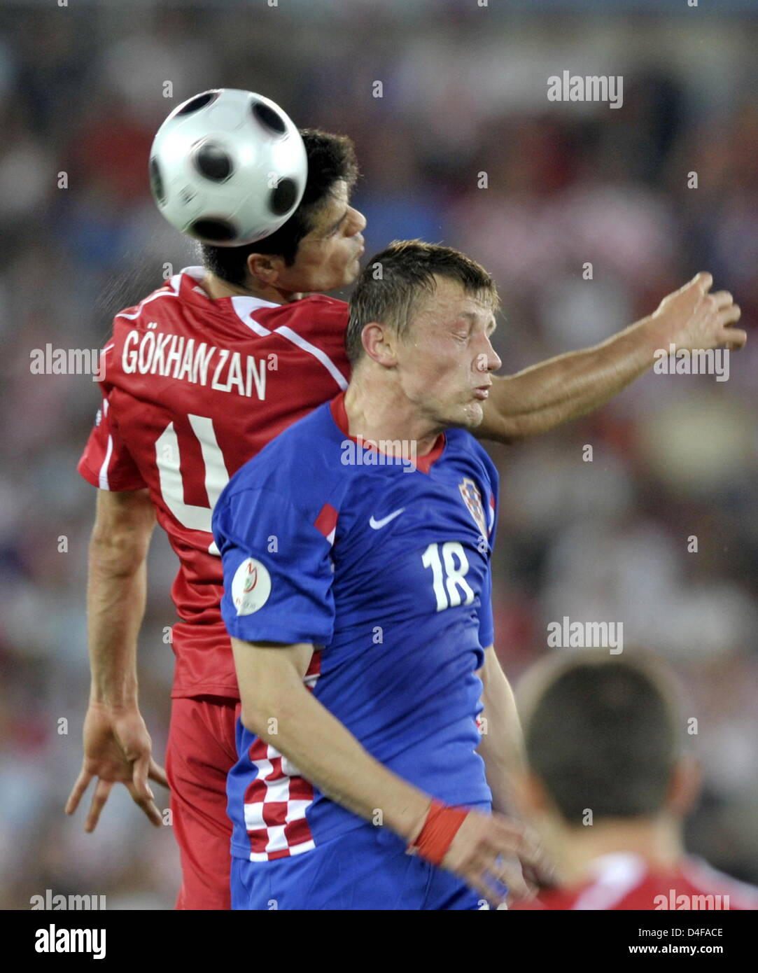 Ivica Olic(R) of Croatia vies with Gökahn Zan of Turkey during the UEFA EURO 2008 quarter final match between Croatia and Turkey at the Ernst Happel stadium in Vienna, Austria, 20 June 2008. Turkey won 3:1 in penalty shootout. Photo: Achim Scheidemann dpa +please note UEFA restrictions particulary in regard to slide shows and ÒNo Mobile ServicesÒ +++###dpa###+++ Stock Photo