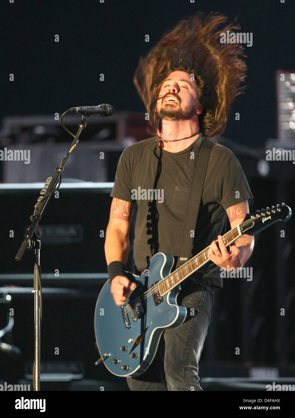 Dave Grohl High Resolution Stock Photography and Images Alamy