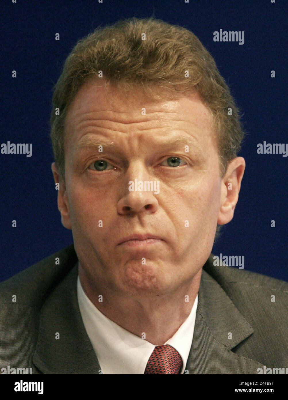 Hans-Juergen Niehaus, member of the board and chief financial officer of West LB, pictured at the company's balance press conference in Duesseldorf, Germany, 02 April 2008. Photo: Roland Weihrauch Stock Photo