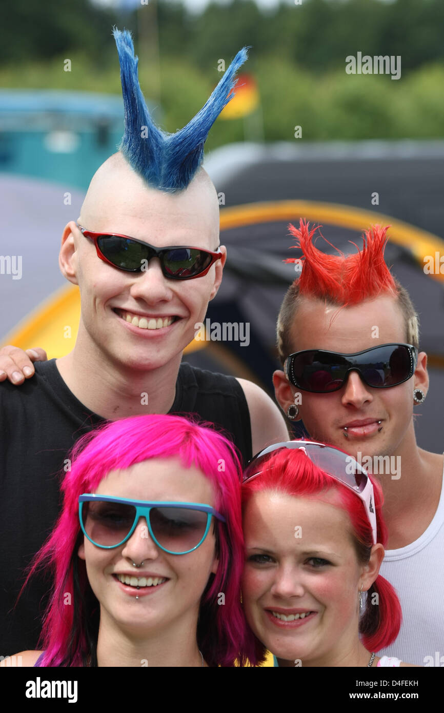 Hairdo's hi-res stock photography and images - Alamy