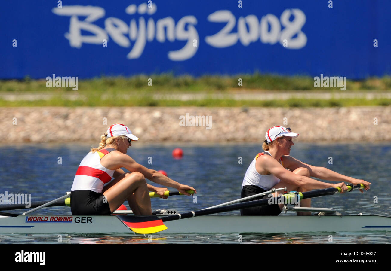 Lenka Wech (L) from Saarbruecken and Maren Derlien from Hamburg are pictured during a practice session on the rowing course in Beijing, China, 03 August 2008. The Beijing 2008 Olympic Games will open on 08 August in the Chinese capital. Photo: Peer Grimm Stock Photo