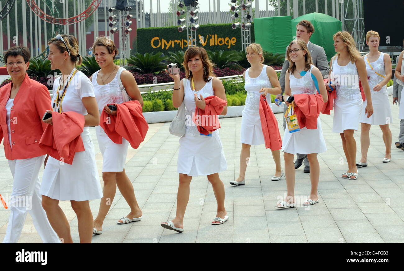 The German Olympic field hockey team with coach Dorle Gassert (L) and