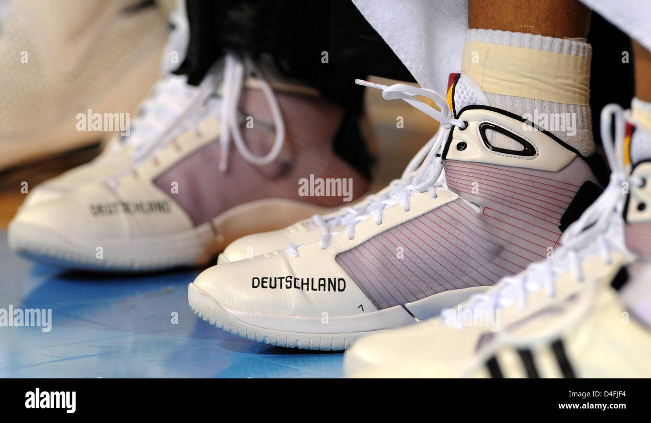 Deutschland stand on the shoes from the German basketball player Demond