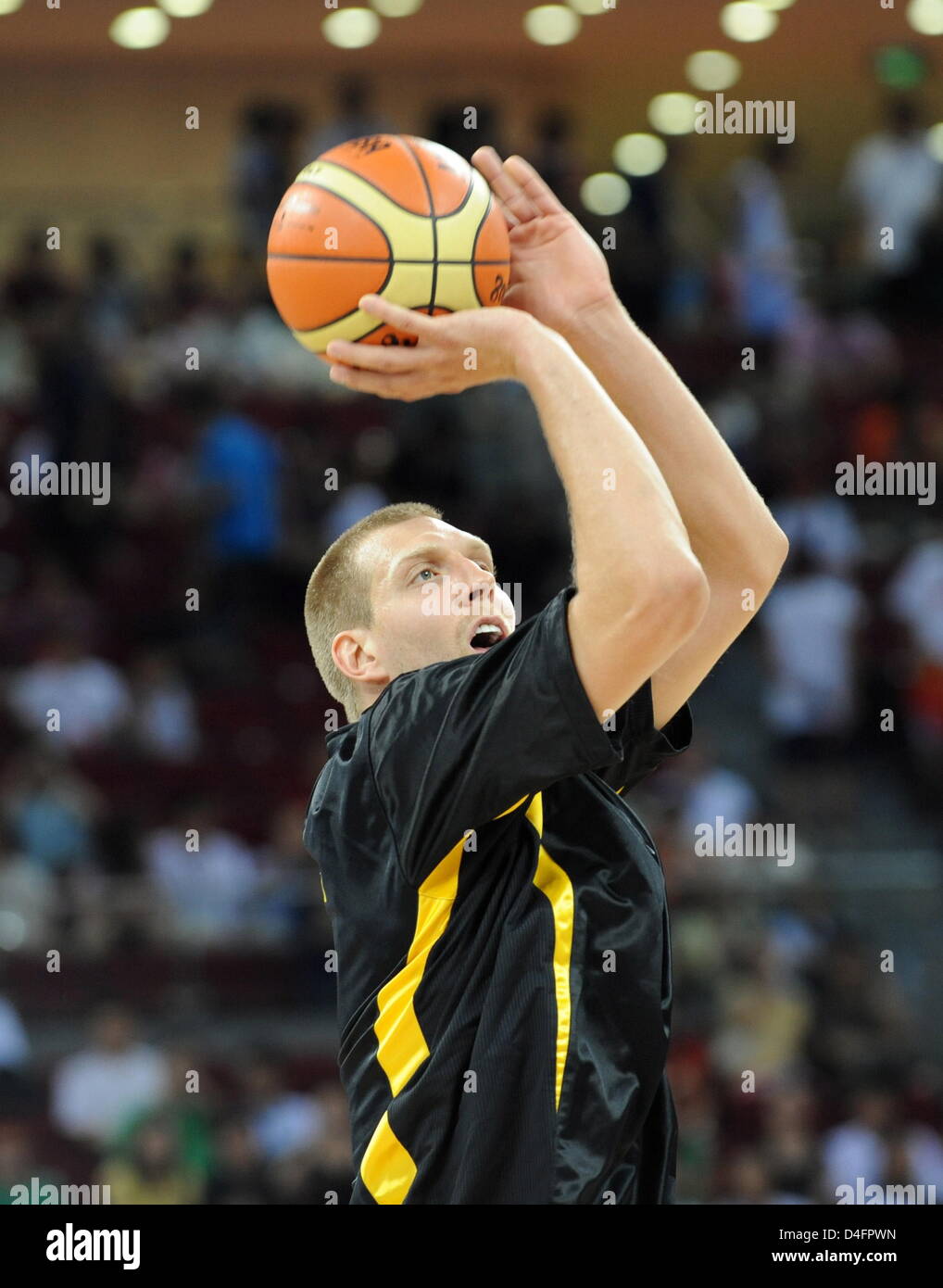 Olympic basketball warm up hi-res stock photography and images - Alamy