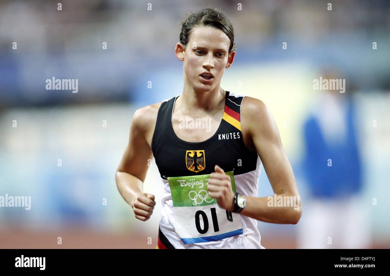 lena-schoeneborn-of-germany-competes-in-the-women-s-running-3000m-in