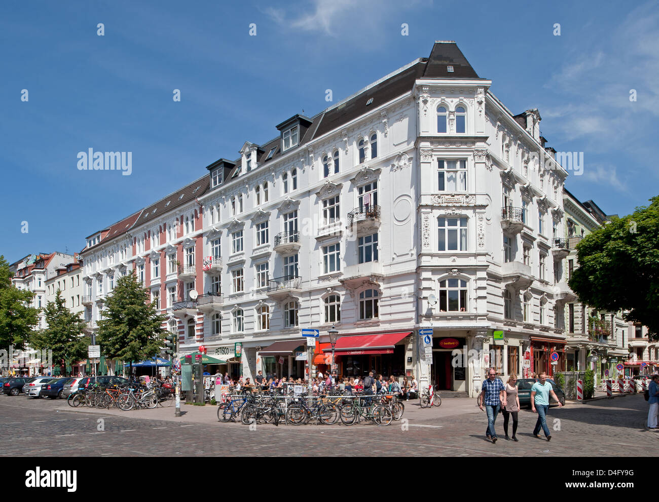 Hamburg, Germany, crossing shoulder blade Susannenstrasse in ...