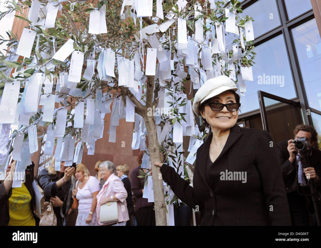 Yoko ono installation hi-res stock photography and images - Alamy