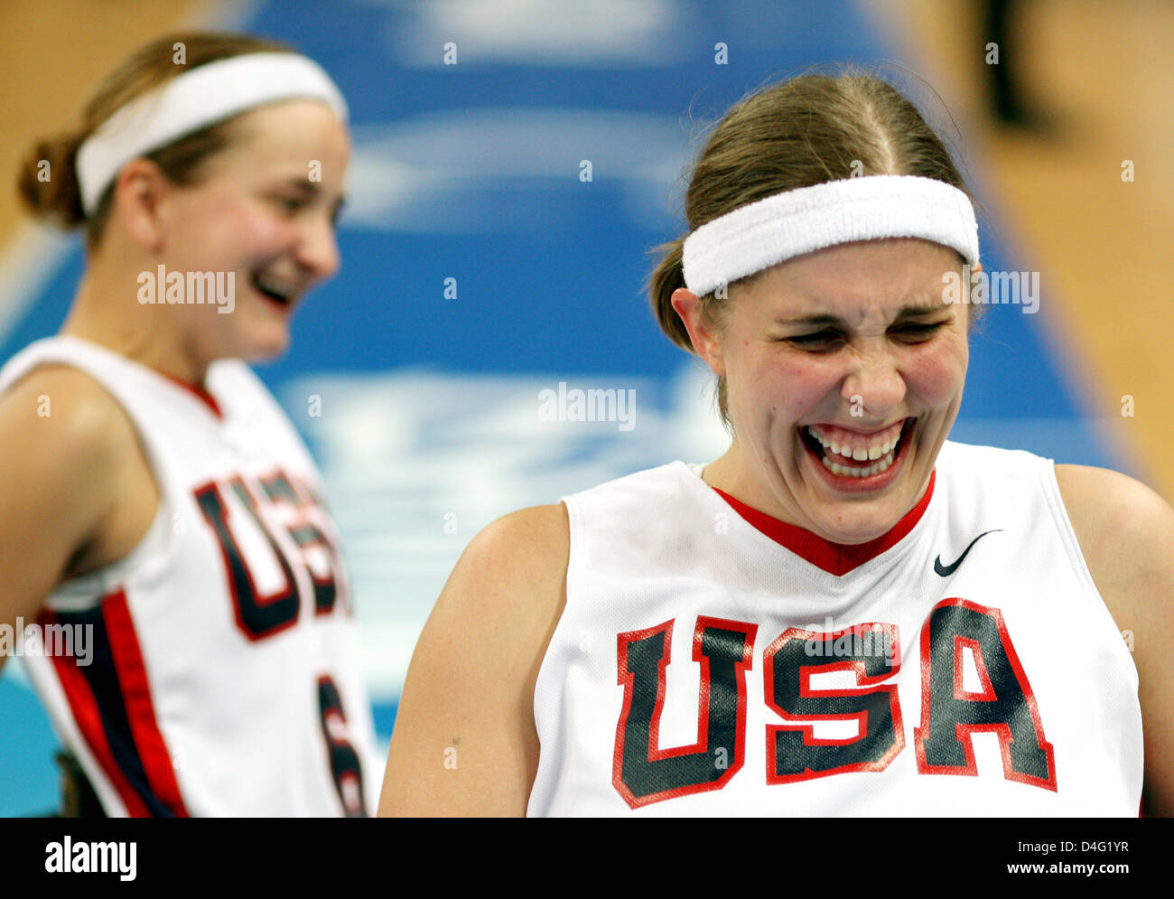 Christina Ripp (R) of USA cheers winning over Australia in the semi ...