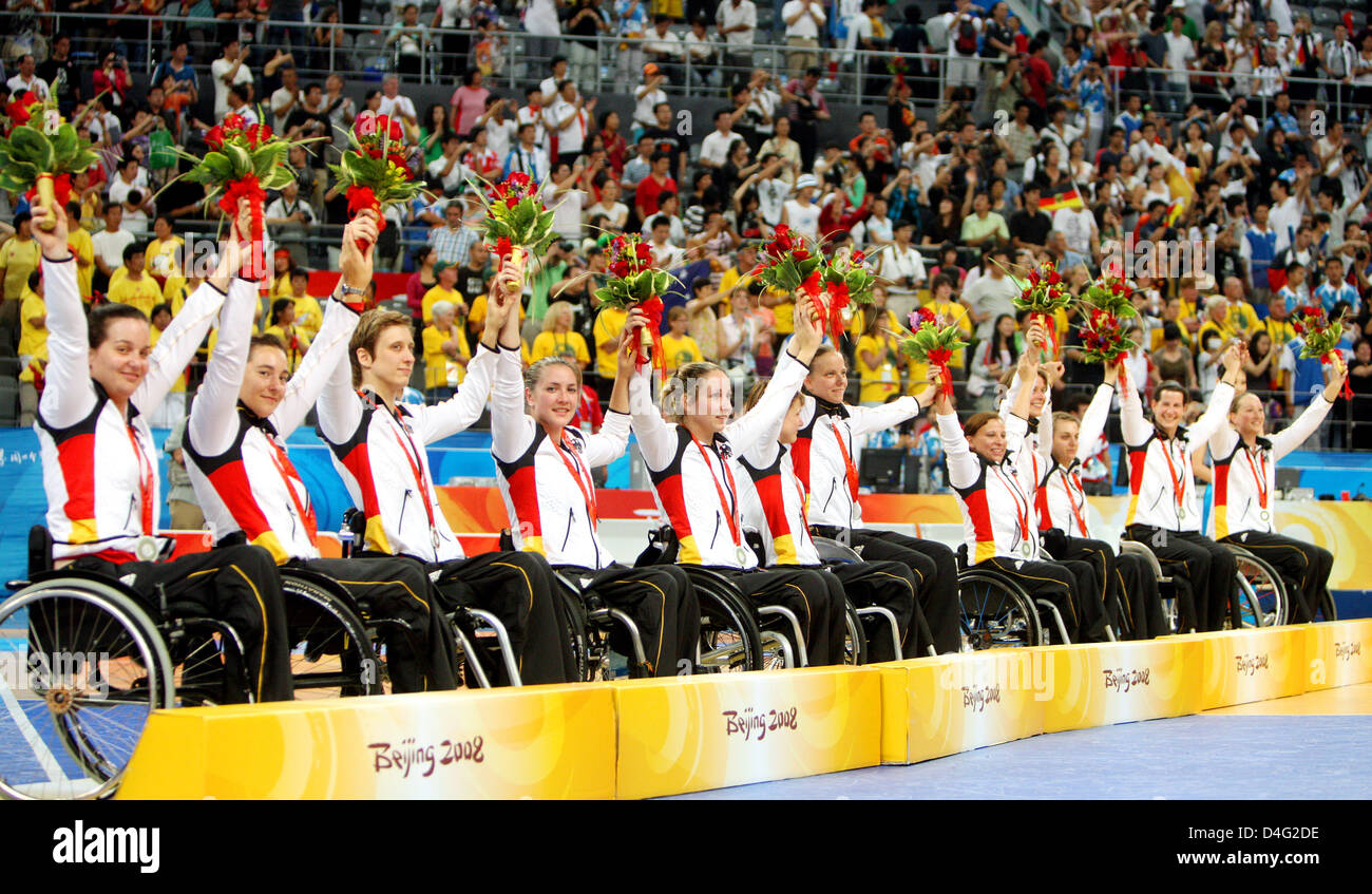 The women of the German wheelchair basketball team celebrate their