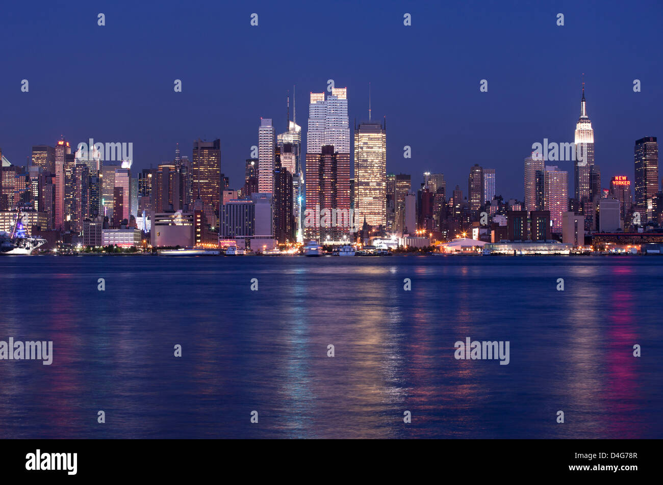 MIDTOWN SKYLINE HUDSON RIVER MANHATTAN NEW YORK CITY USA Stock Photo ...