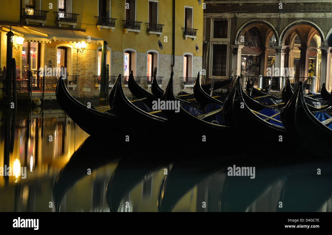 Gondolas reflections venice hi-res stock photography and images - Alamy