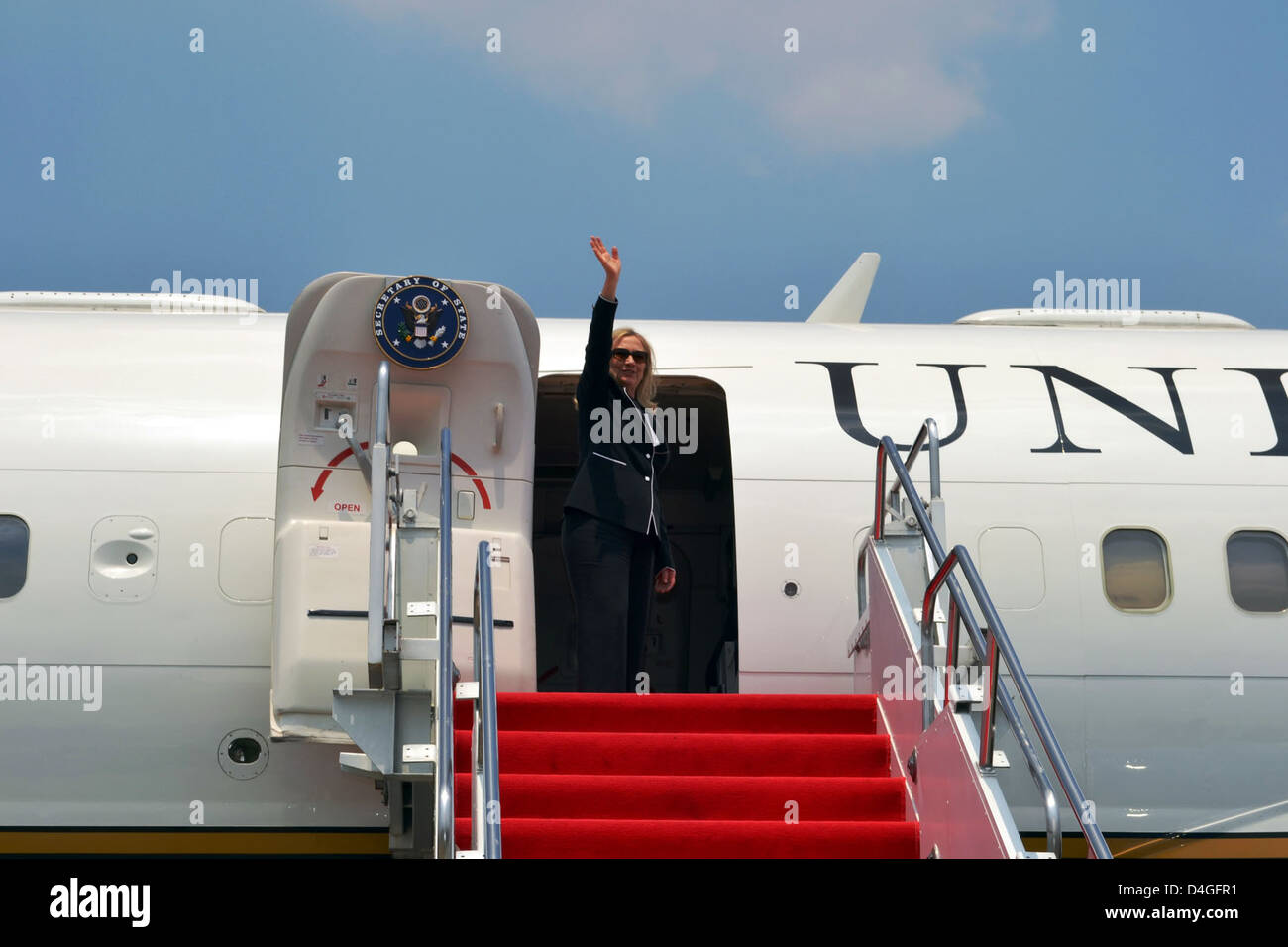 Secretary Clinton Waves Goodbye Stock Photo - Alamy