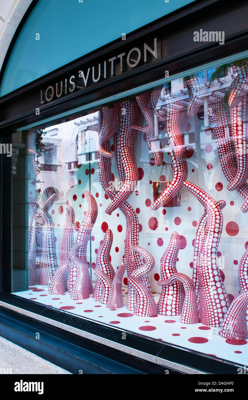 Louis Vuitton storefront window shopping on Worth Avenue, West Pam Stock Photo: 54454708 - Alamy