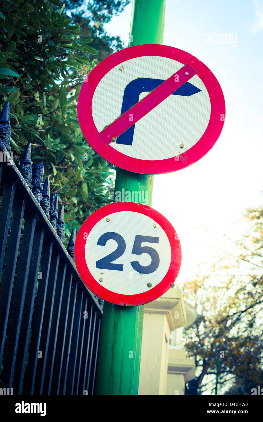 Speed limit 25 hi-res stock photography and images - Alamy