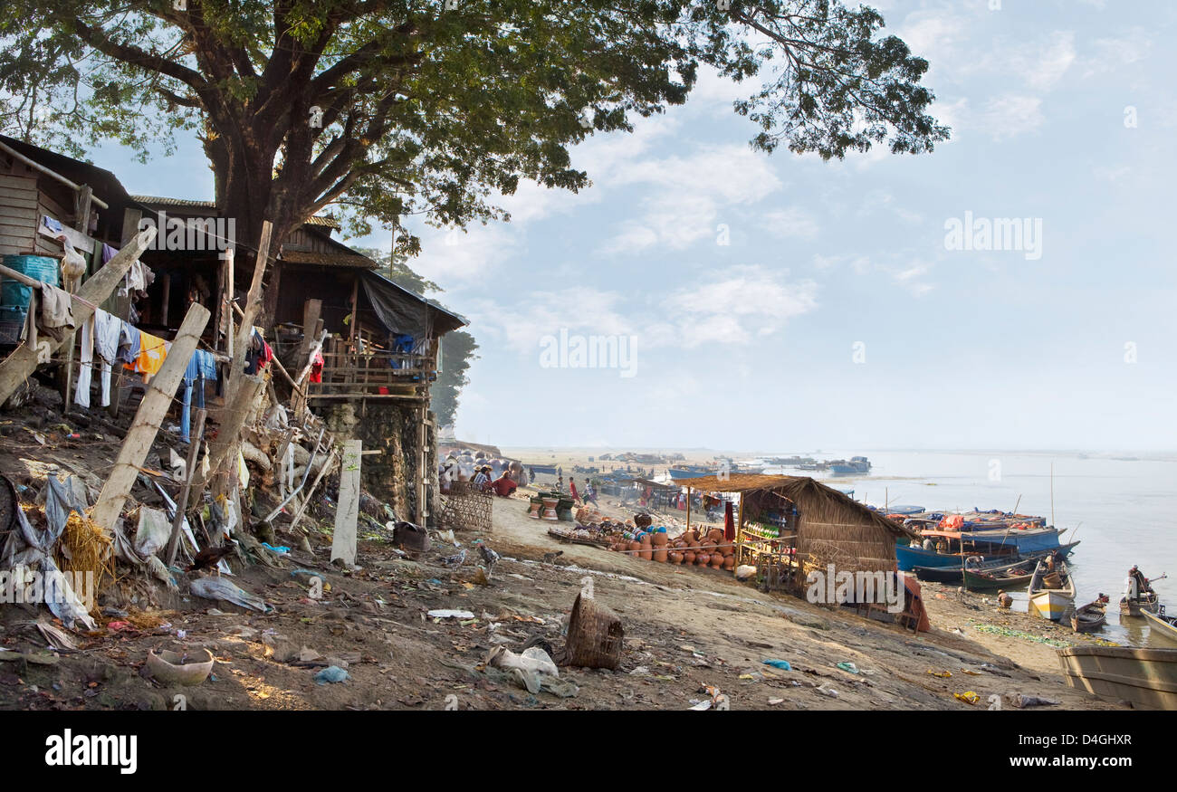 A polluted bank of The Ayeyarwady River in the township of Bhamo Stock ...