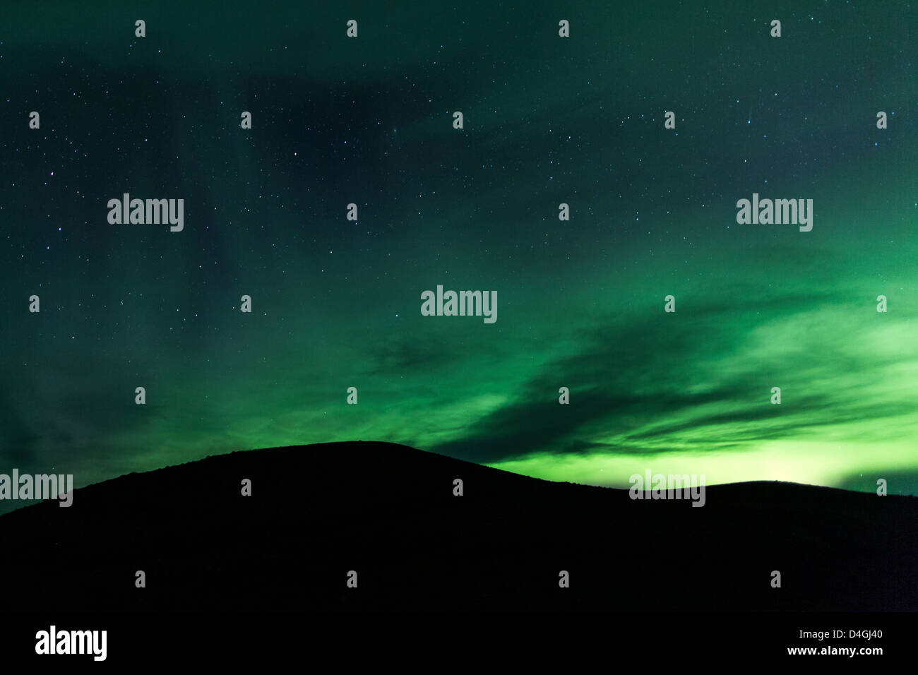 Northern lights (Aurora borealis) over Iceland lagoon Stock Photo Alamy
