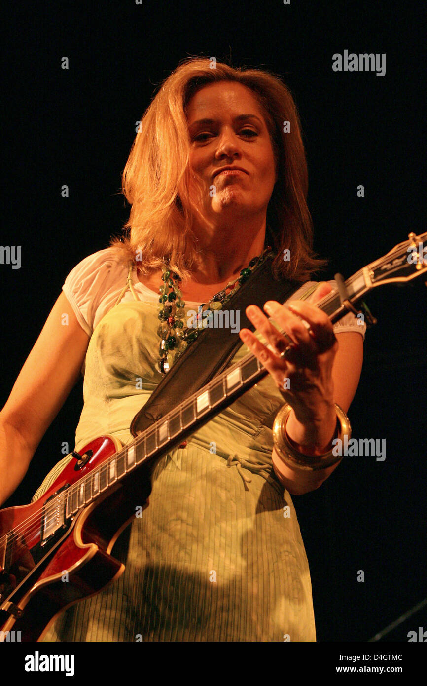 Vicki Peterson Hi Res Stock Photography And Images Alamy