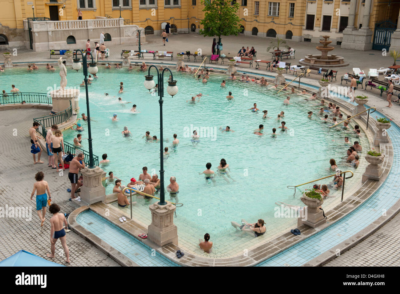 Outdoor baths hires stock photography and images Alamy