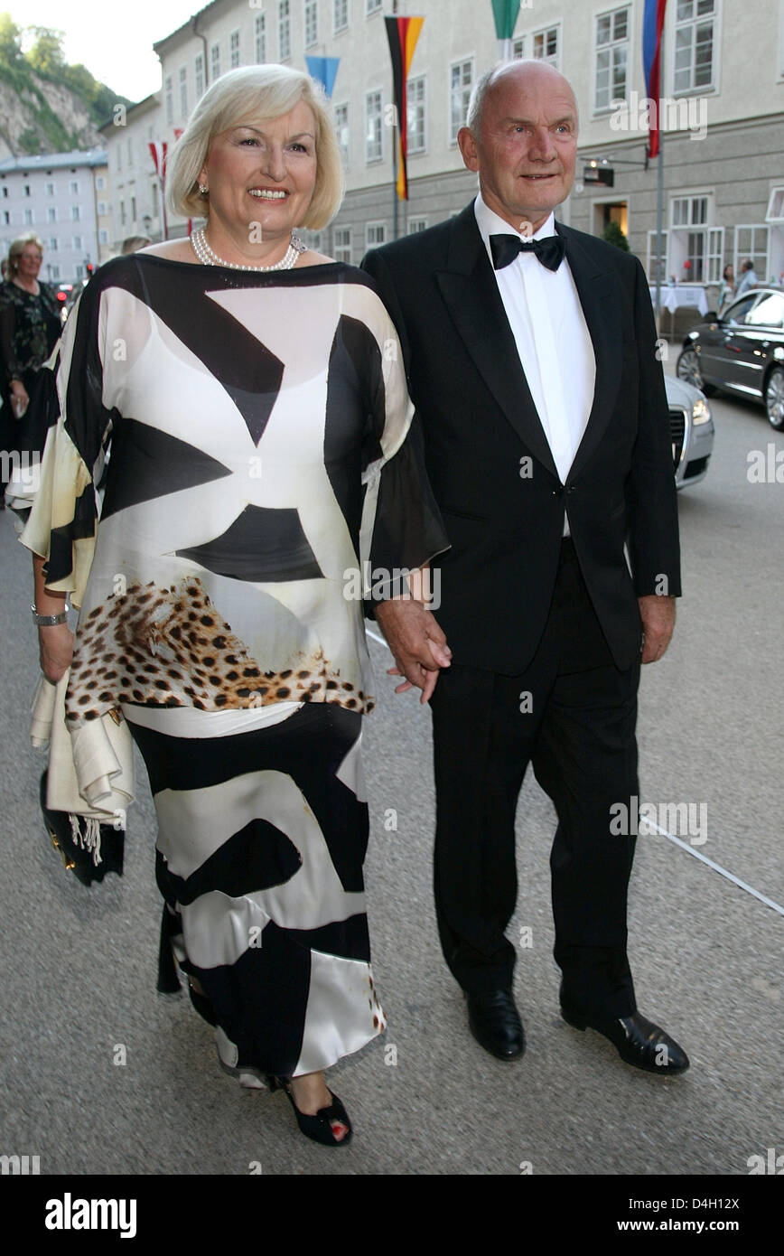Chairman of the Supervisory Board of Volkswagen AG Ferdinand Piech (R) and his wife Ursula arrive at the premiere of 'Don Giovanni' opera in Salzburg, Austria, 27 July 2008. Photo: Ursula Dueren Stock Photo