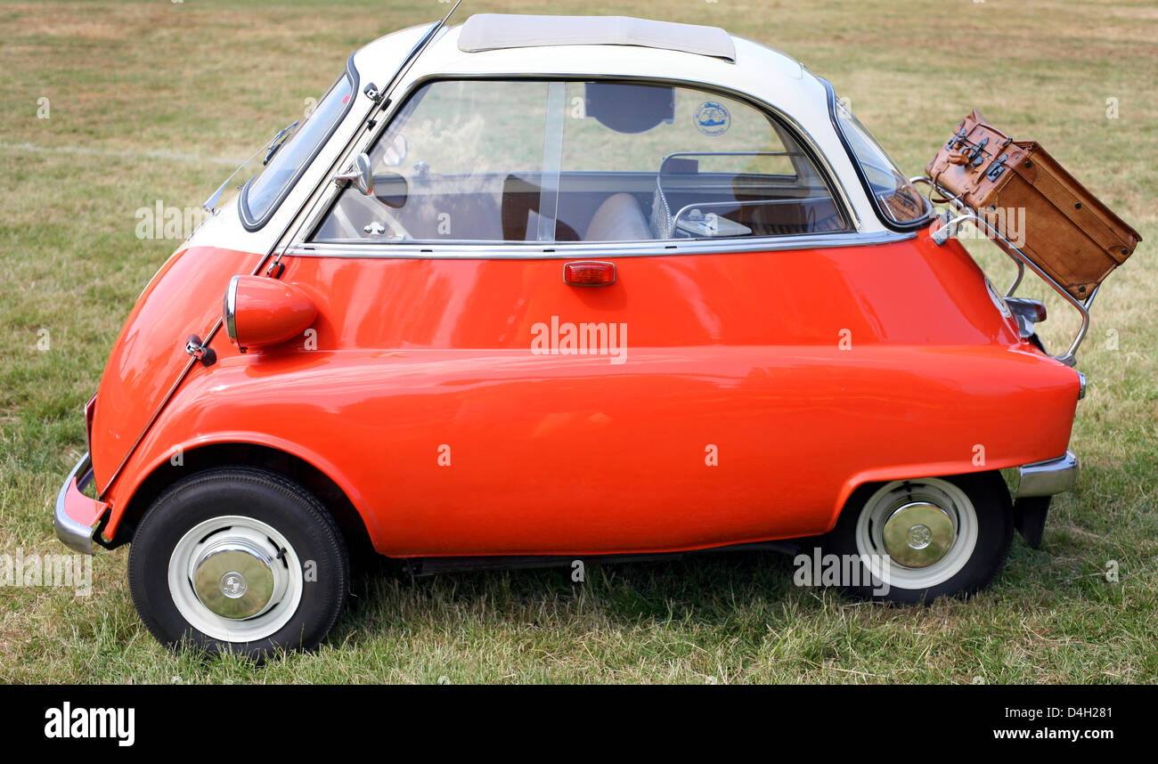 A BMW Isetta 250 seem at an oldtimer meeting in Foerste, Germany, 7 June 2008. Photo: Frank May Stock Photo