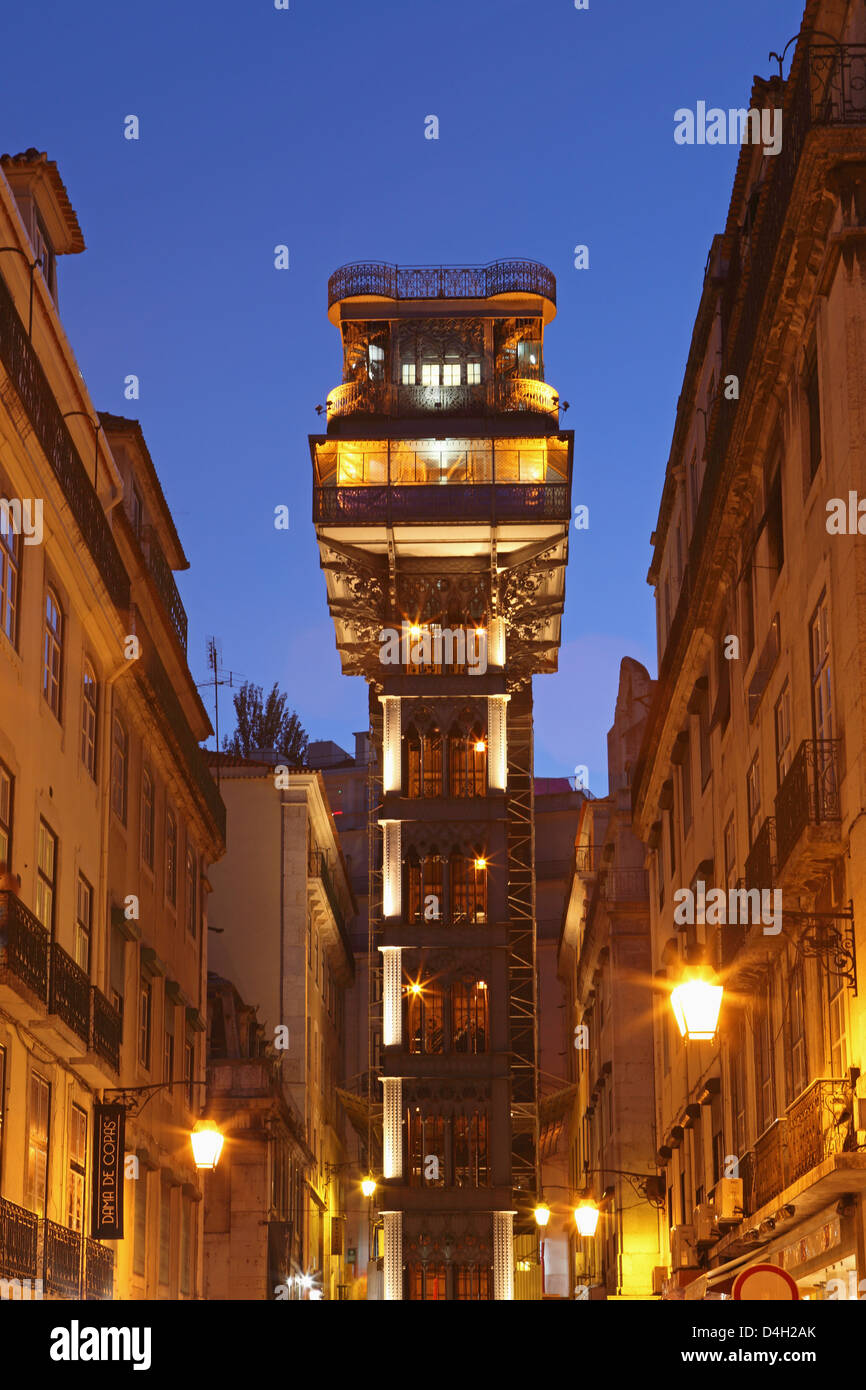 Santa Justa Elevator, also known as the Carmo Lift (Elevador do Carmo) at night, Baixa, Lisbon, Portugal Stock Photo