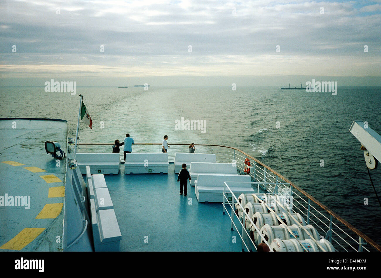 English channel ferry rear hi-res stock photography and images - Alamy
