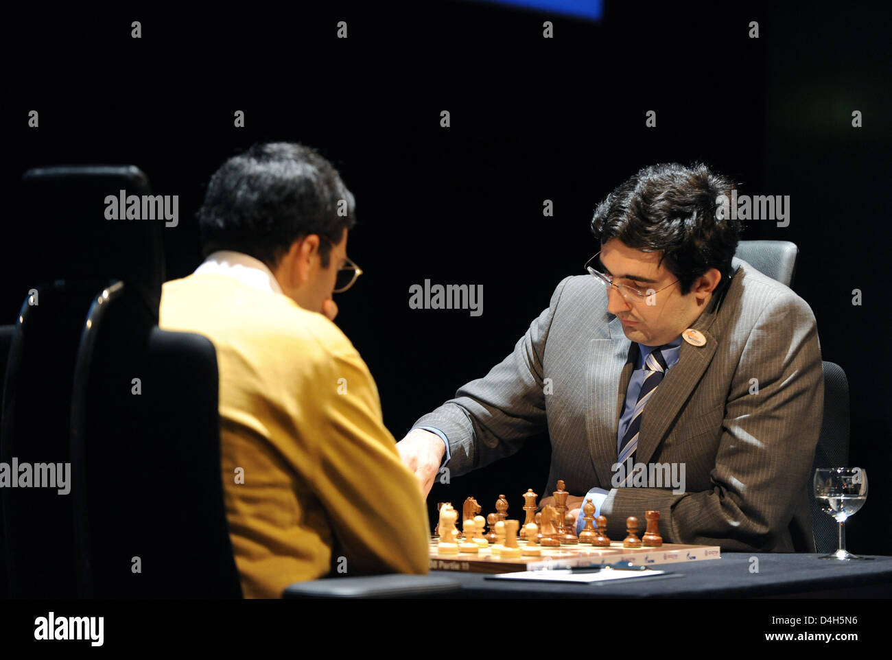 Anatoly Karpov vs Viswanathan Anand