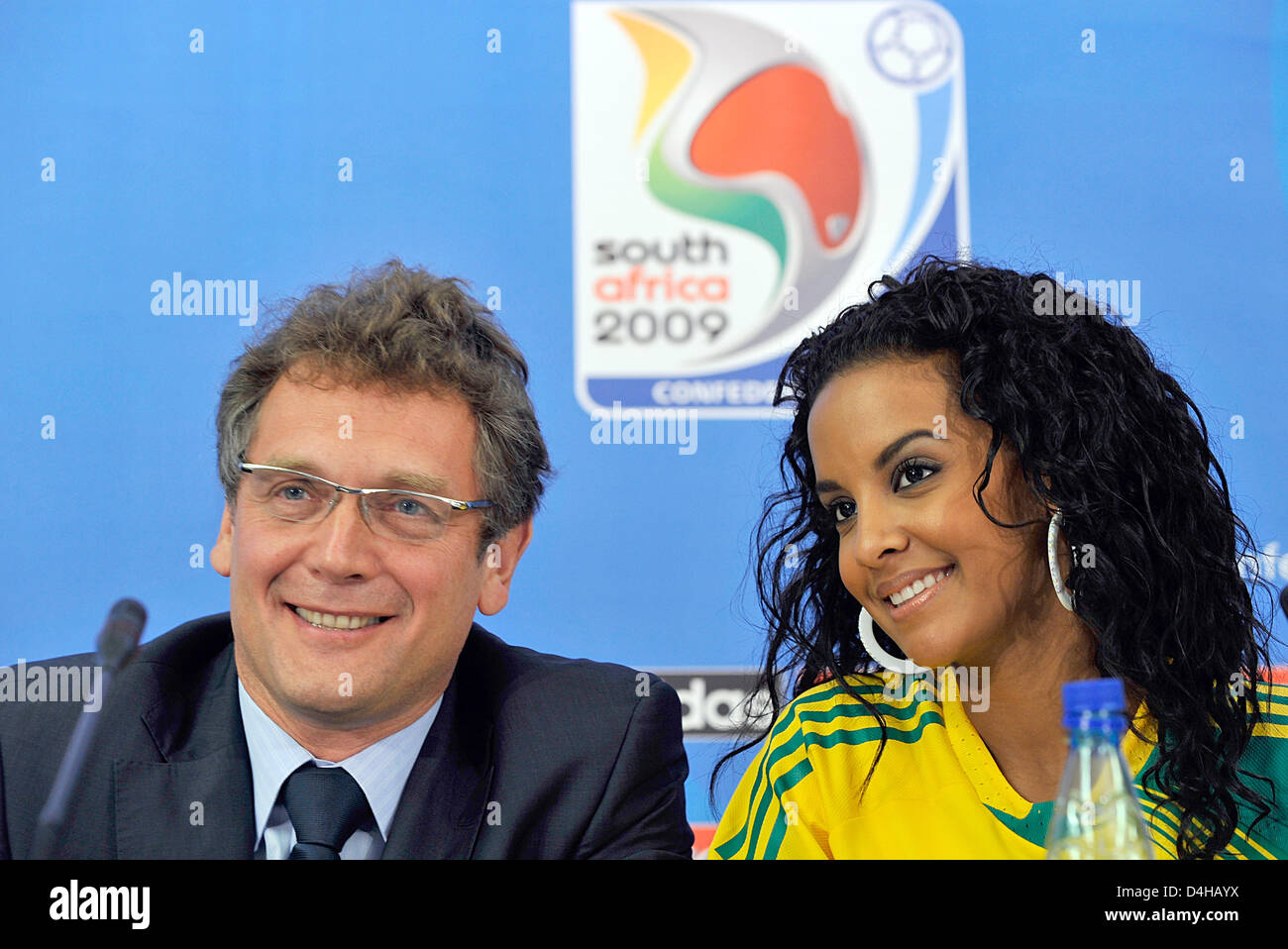 FIFA Secretary General Jerome Valcke (L) and Miss South Africa Tansey Coetzee participate in a press conference in Johannesburg, South Africa, 21 November 2008. One day prior to the drawing of groups for the Confed Cup, Valcke praised World Cup host country South Africa. Photo: Gero Breloer Stock Photo