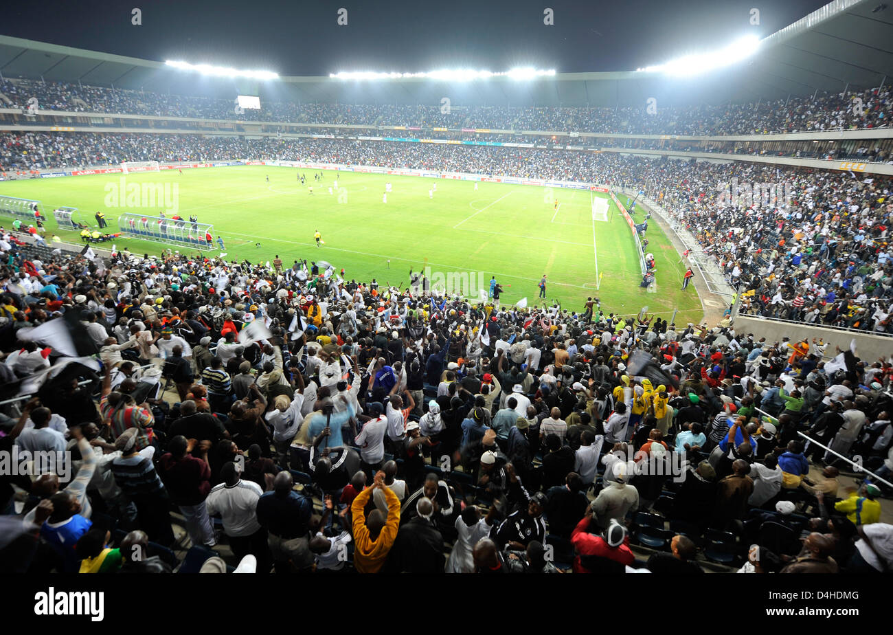 View into the reopened Orlando stadium during the soccer match Orlando Pirates v Thanda Royal Zulus in Soweto, South Africa, 22 November 2008. Photo: Gero Breloer Stock Photo