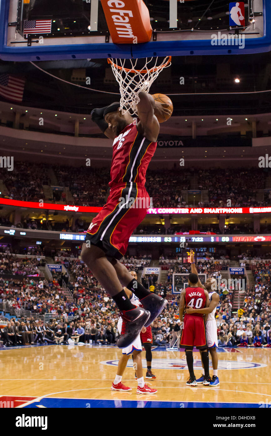 lebron james dunks heat