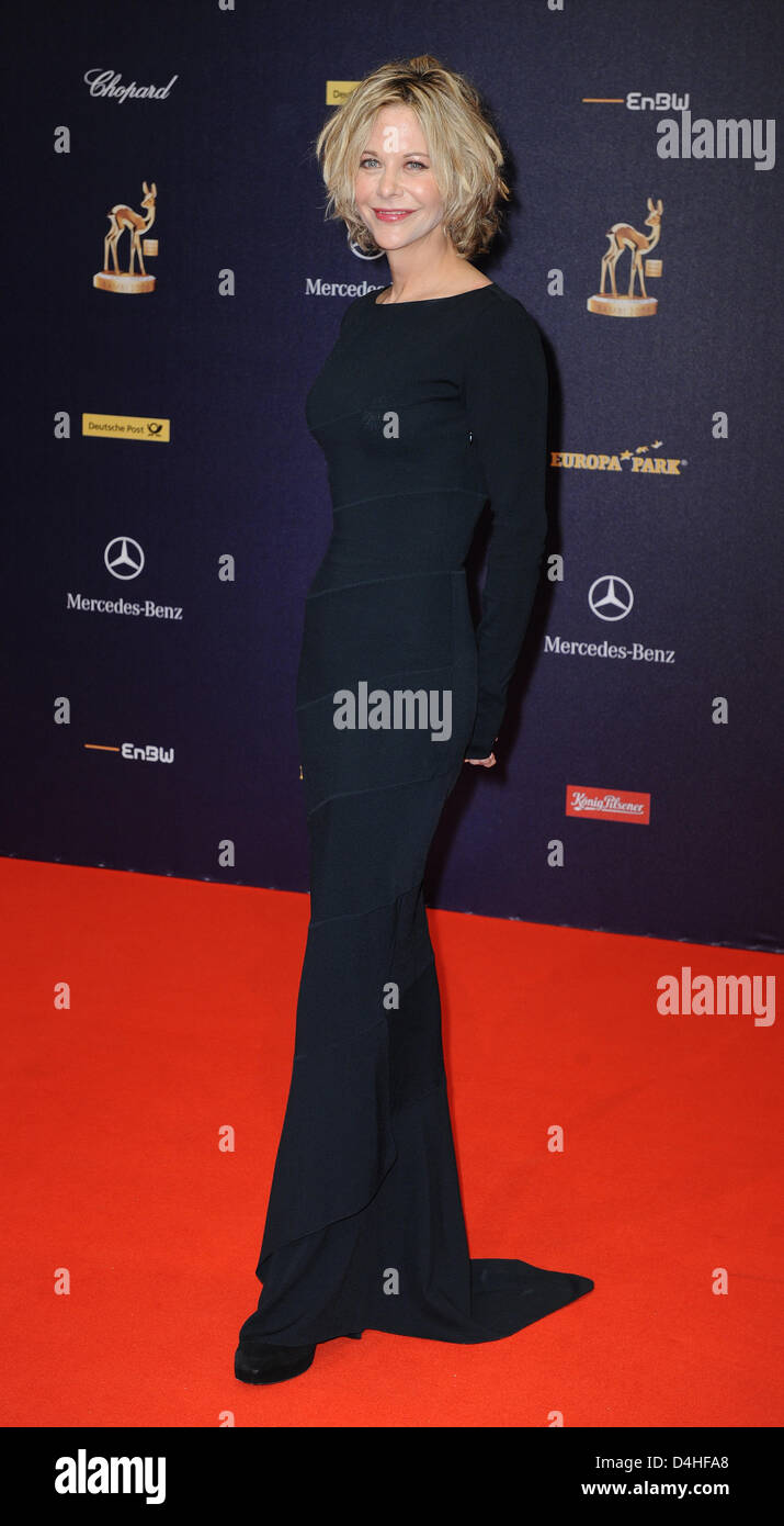Actress Meg Ryan poses when she arrives at the Bambi Media Prize 2008 in Offenburg, Germany, 27 November 2008. The 60th Bambi ceremony is held at ?Oberrheinhalle? in Offenburg. Photo: Joerg Carstensen Stock Photo