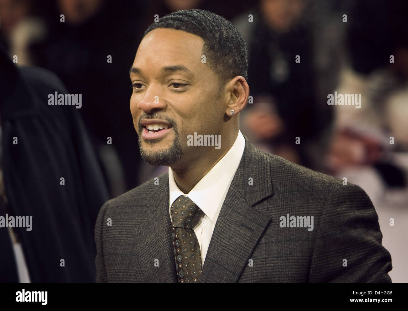 US actor Will Smith arrives for the Germany premiere of his film ?Seven Pounds? at cinema ?CineStar? at Potsdam Square in Berlin, Germany, 06 January 2009. The film will be released at German theatres on 08 January. Photo: Arno Burgi Stock Photo