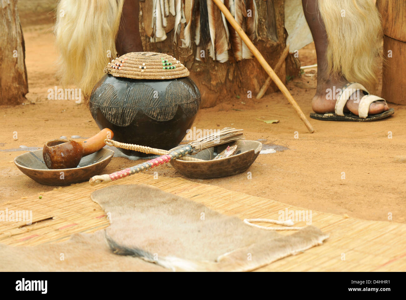 Objects, beverage, traditional Zulu hand crafted clay beer pot, grass lid and serving implements, KwaZulu-Natal, South Africa, ethnic, Cultures Stock Photo